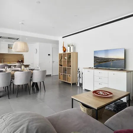 Vivi Homes - Luxury ,garden, Pool & Sauna * Fuengirola