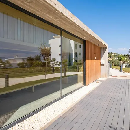 Vivi Homes - Luxury ,garden, Pool & Sauna Appartement