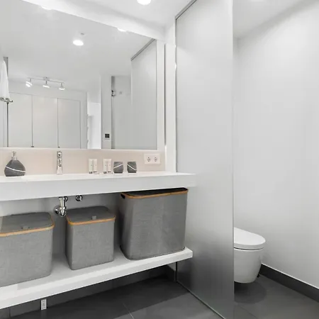 Vivi Homes - Luxury ,garden, Pool & Sauna * Fuengirola